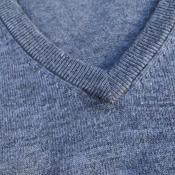 Brooks Brothers Extra Fine Merino Wool V-Neck - Picture 2 of 2